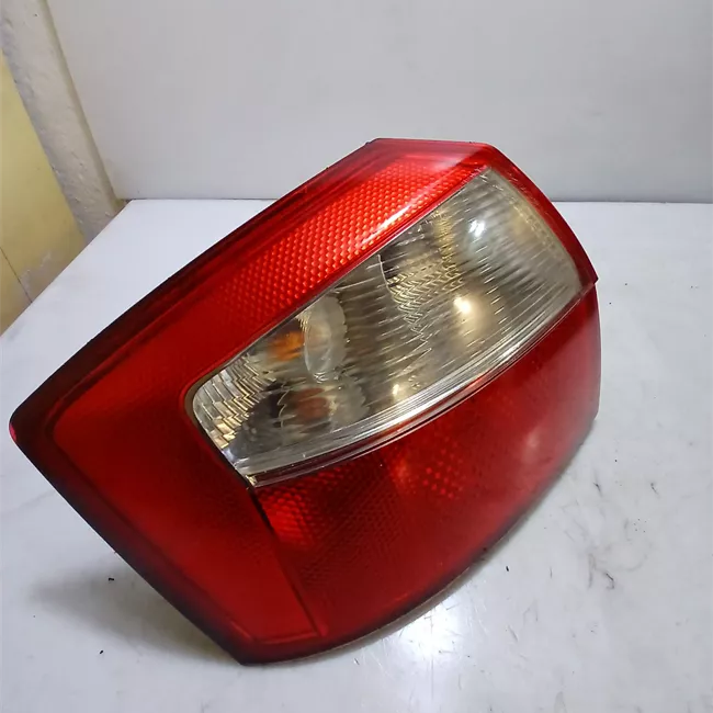 Fanale posteriore sinistro