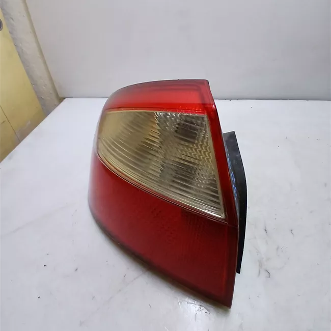 Fanale posteriore sinistro