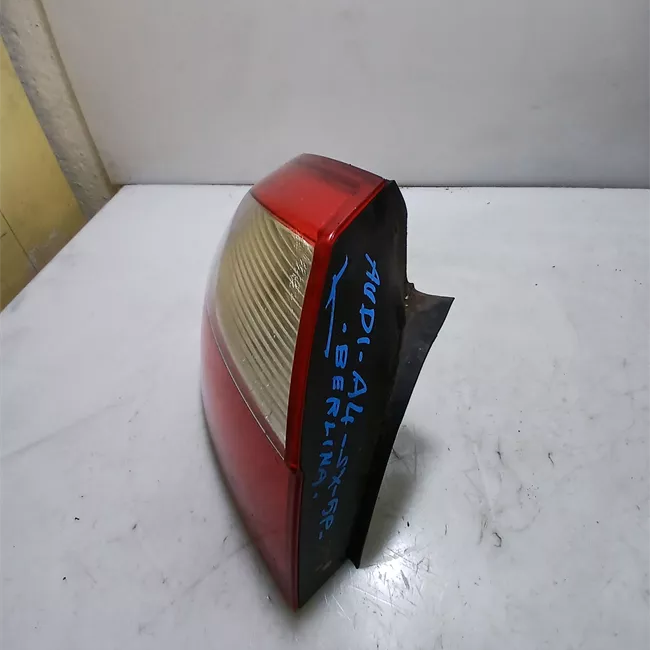 Fanale posteriore sinistro