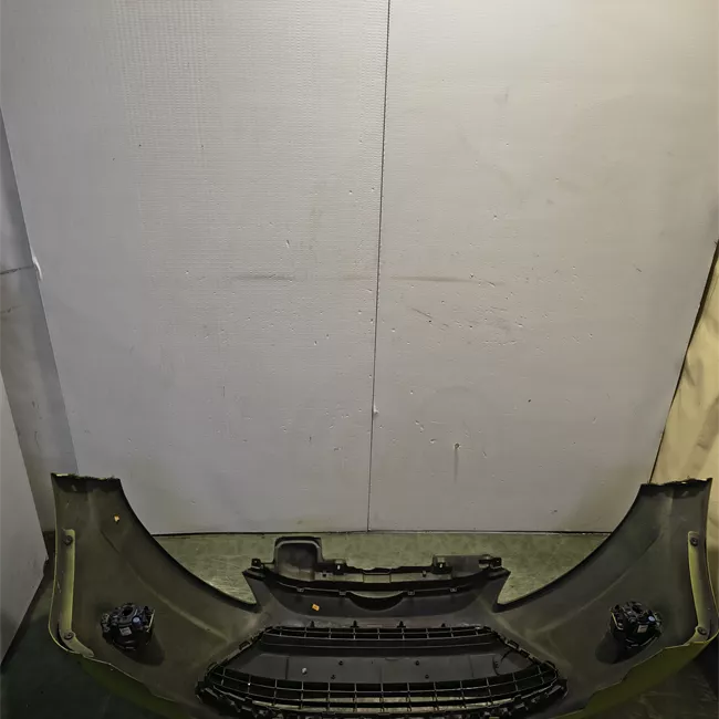 Paraurti anteriore con fendinebbia Primer