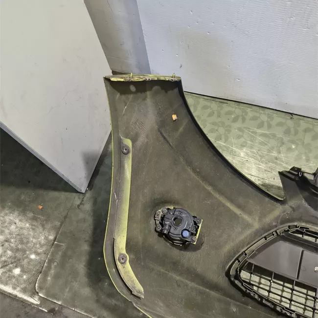 Paraurti anteriore con fendinebbia Primer