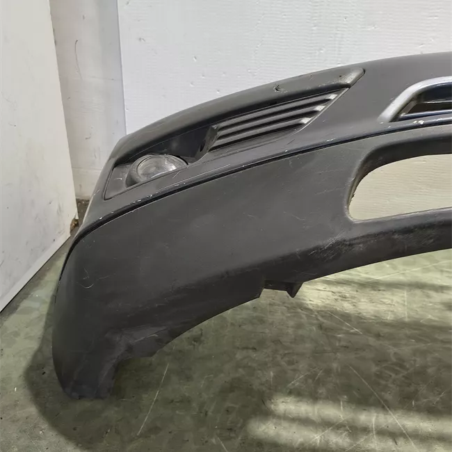 Paraurti anteriore con primer