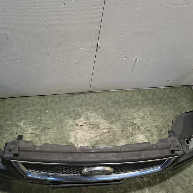 Paraurti anteriore con primer