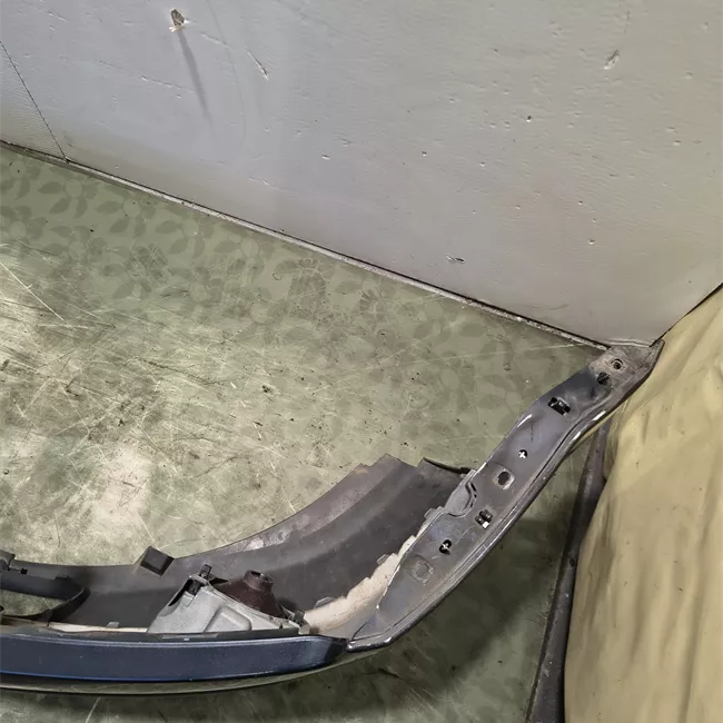 Paraurti anteriore con primer