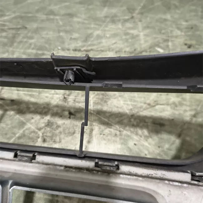 Paraurti anteriore con primer