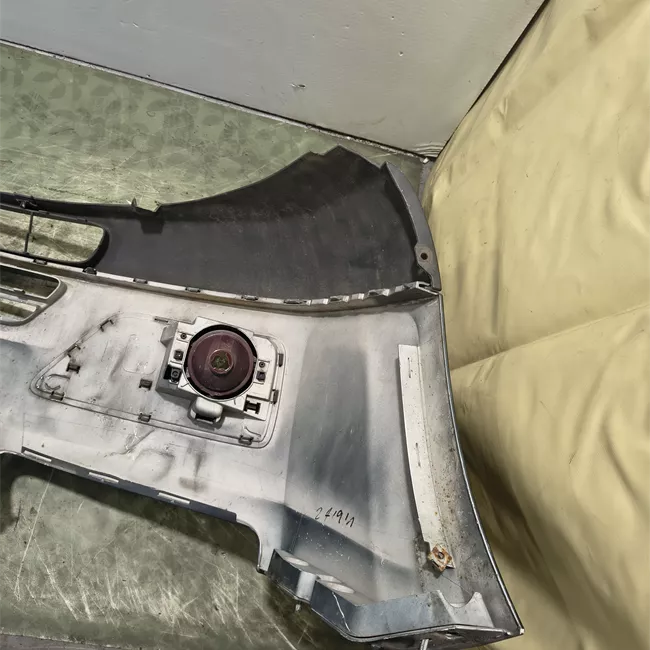 Paraurti anteriore con primer