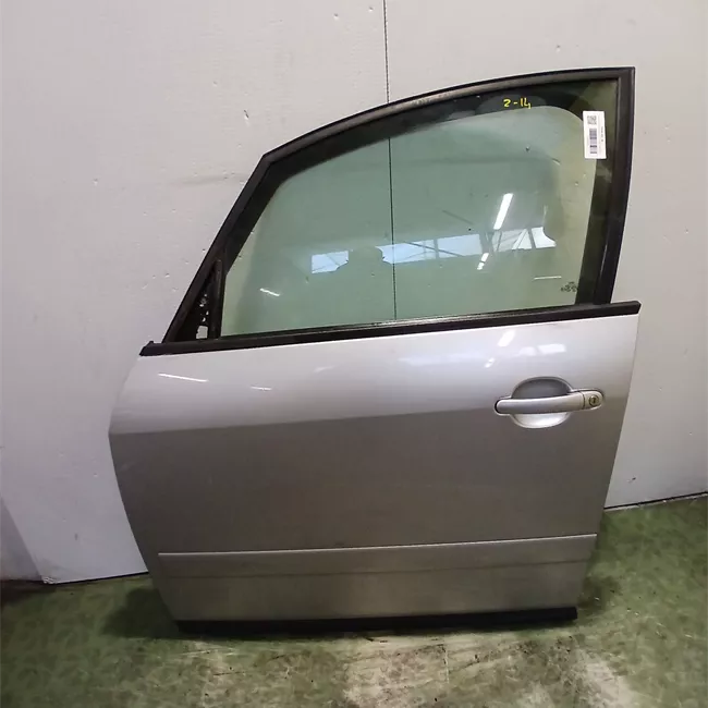 Porta anteriore destra