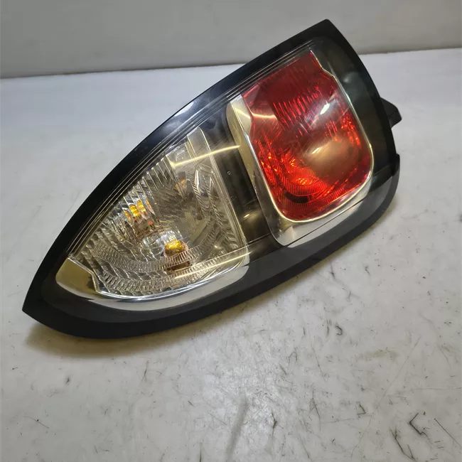 Fanale posteriore sinistro