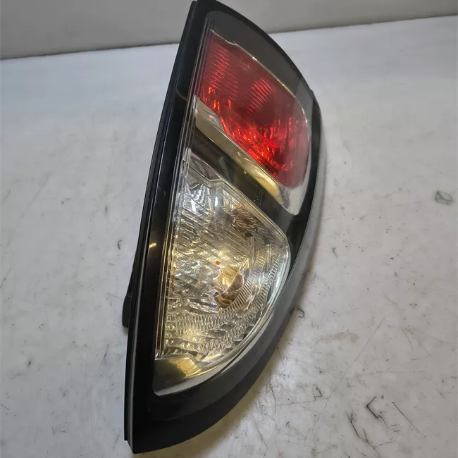 Fanale posteriore sinistro