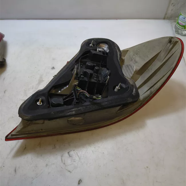 Fanale posteriore sinistro