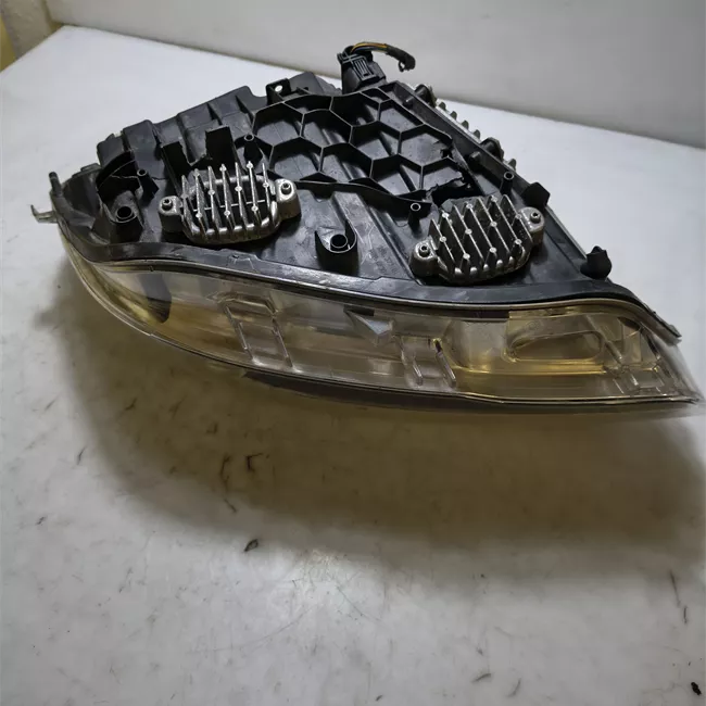 Proiettore sinistro Led