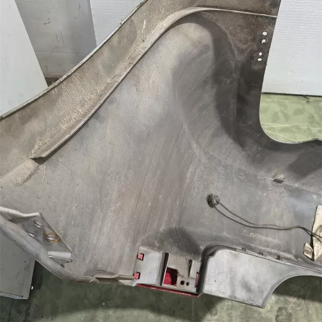 Paraurti posteriore con primer