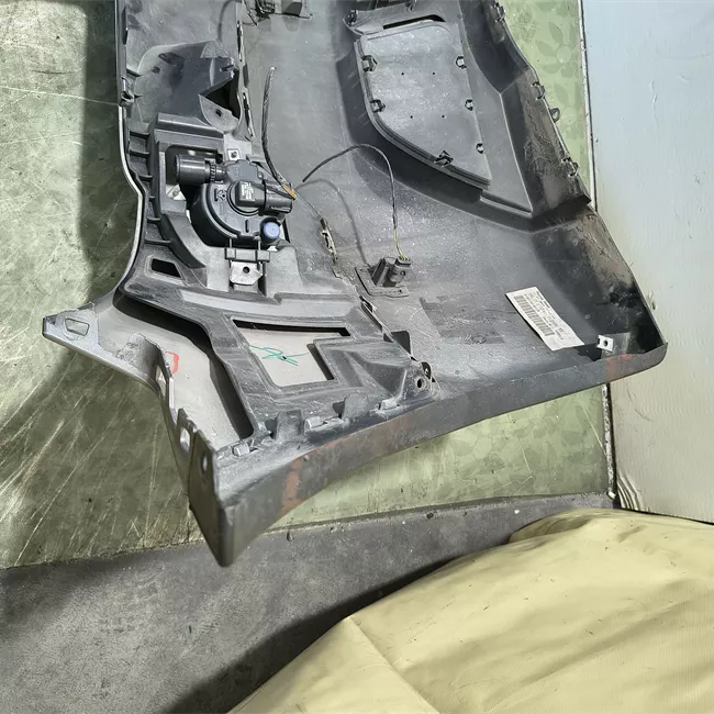 Paraurti anteriore senza park distance control pdc