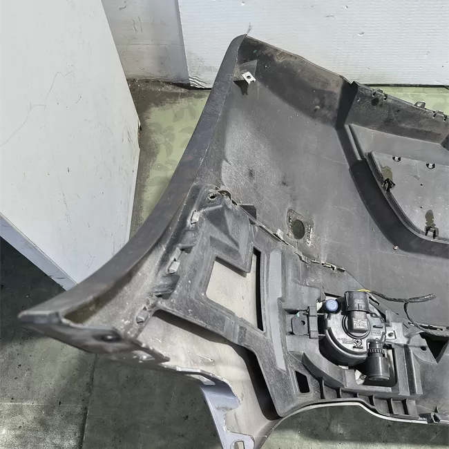 Paraurti anteriore senza park distance control pdc