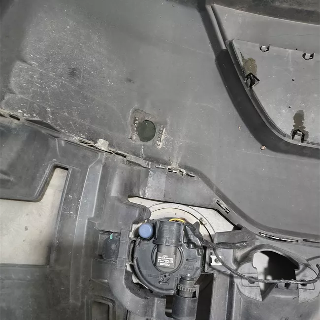 Paraurti anteriore senza park distance control pdc