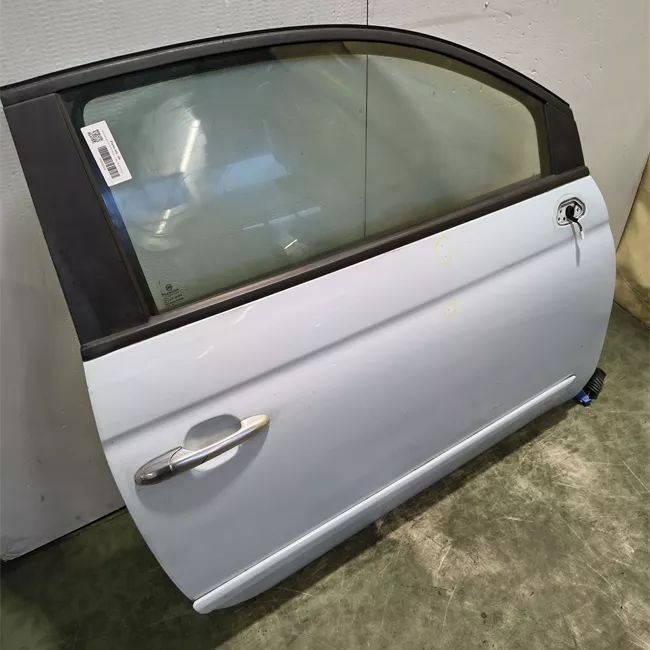 Porta anteriore destra