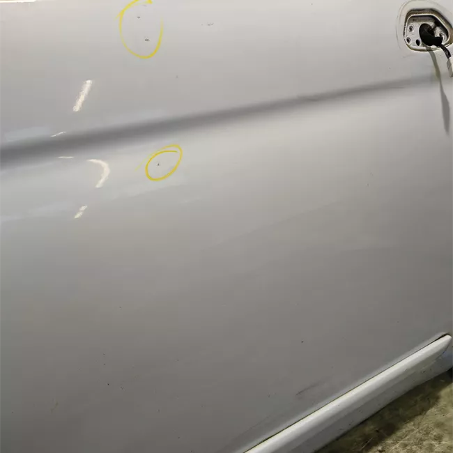 Porta anteriore destra