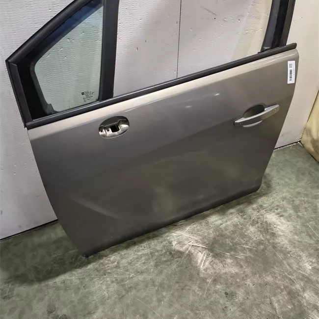 Porta anteriore sinistra