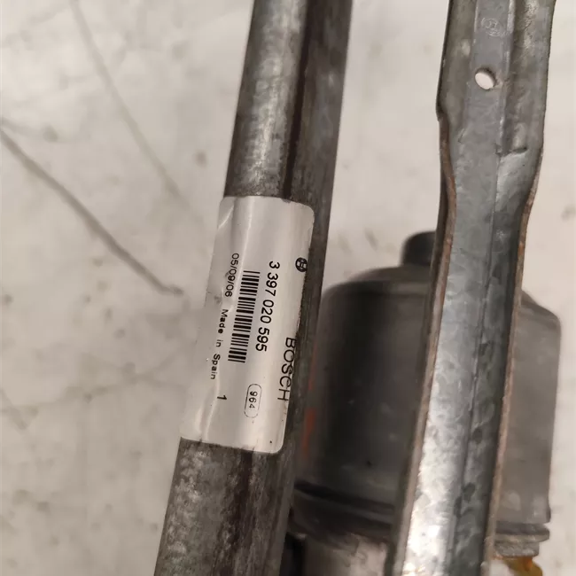 Meccanismo tergiparabrezza con motorino