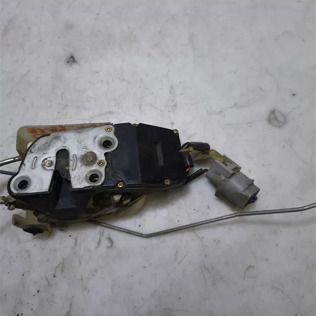 Serratura porta anteriore destra