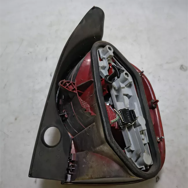 Fanale posteriore sinistro