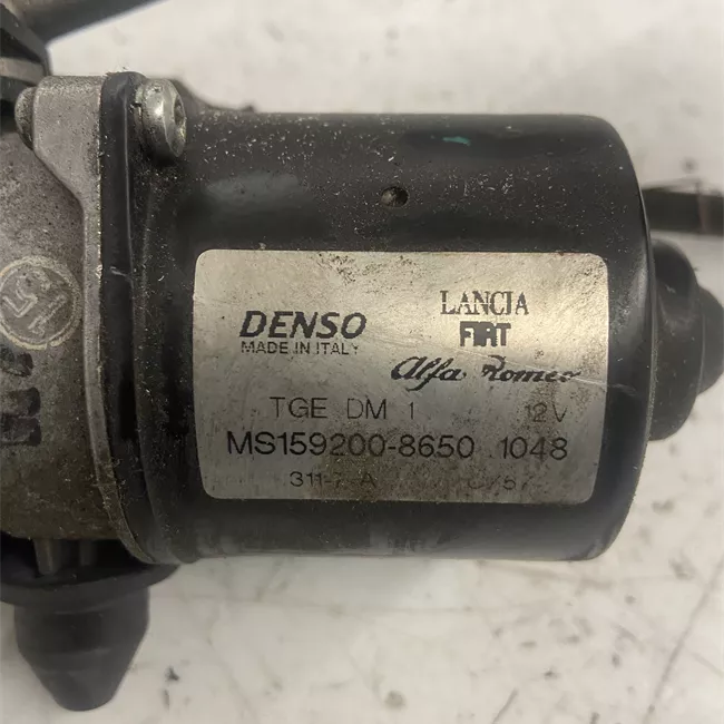 Meccanismo tergiparabrezza con motorino