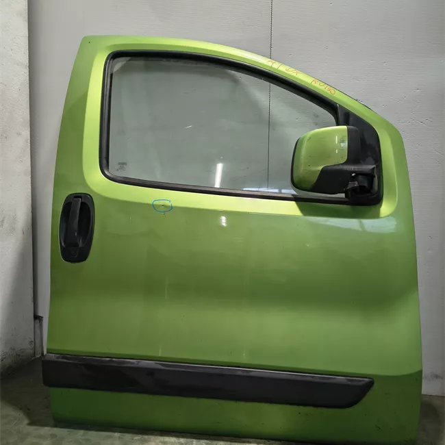 Porta anteriore destra