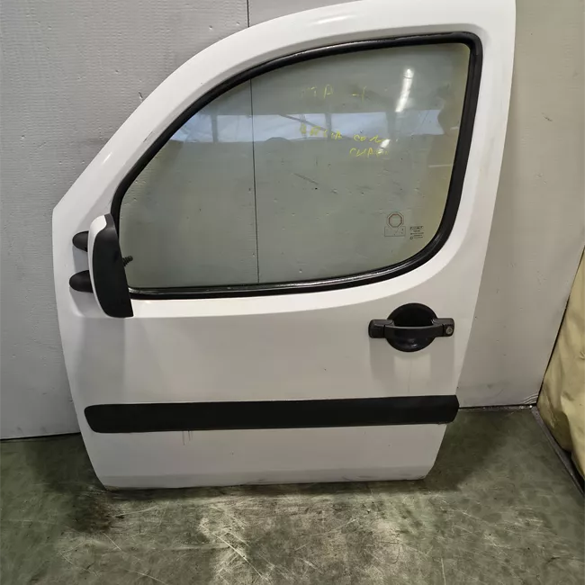 Porta anteriore sinistra