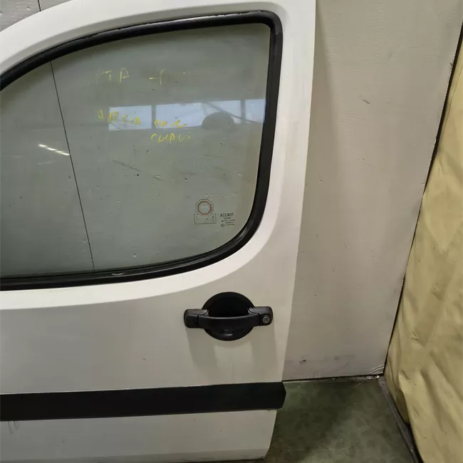 Porta anteriore sinistra