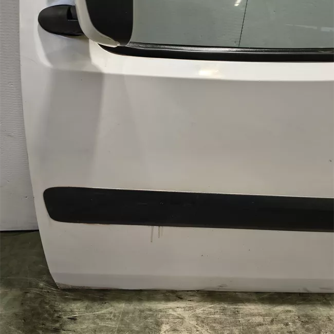 Porta anteriore sinistra