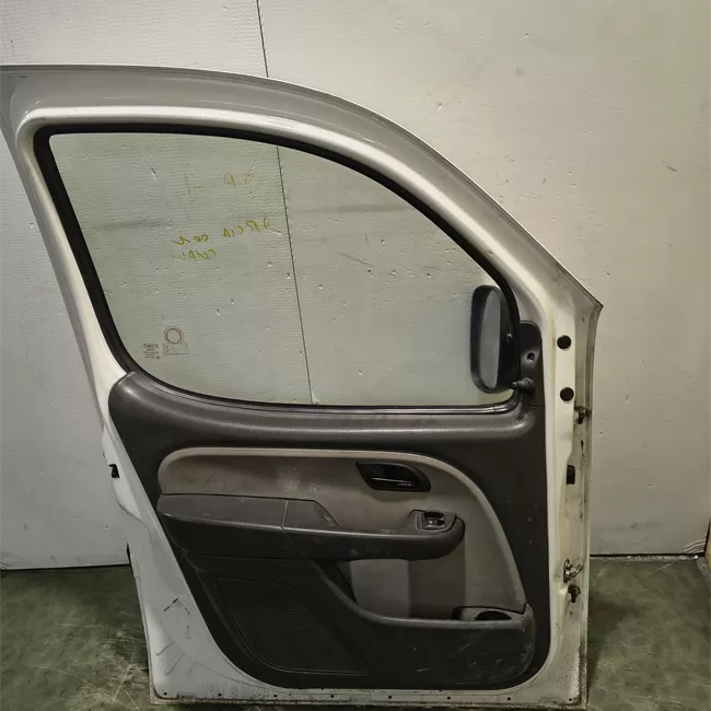 Porta anteriore sinistra