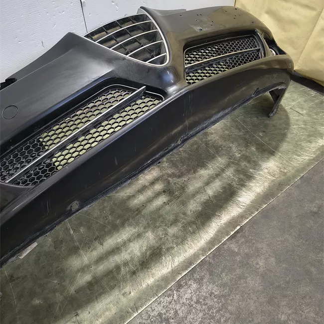 Paraurti anteriore con tergilavafari primer