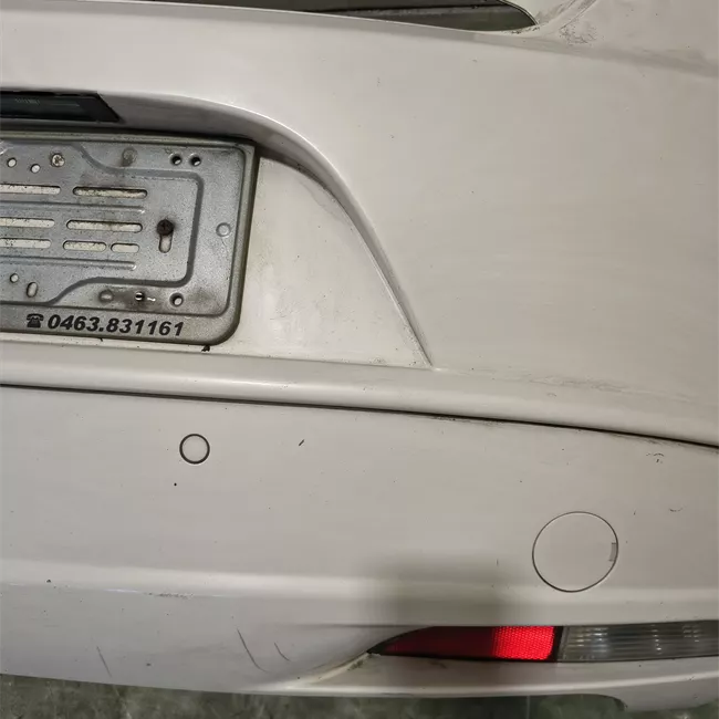 Paraurti posteriore con sensori parcheggio primer