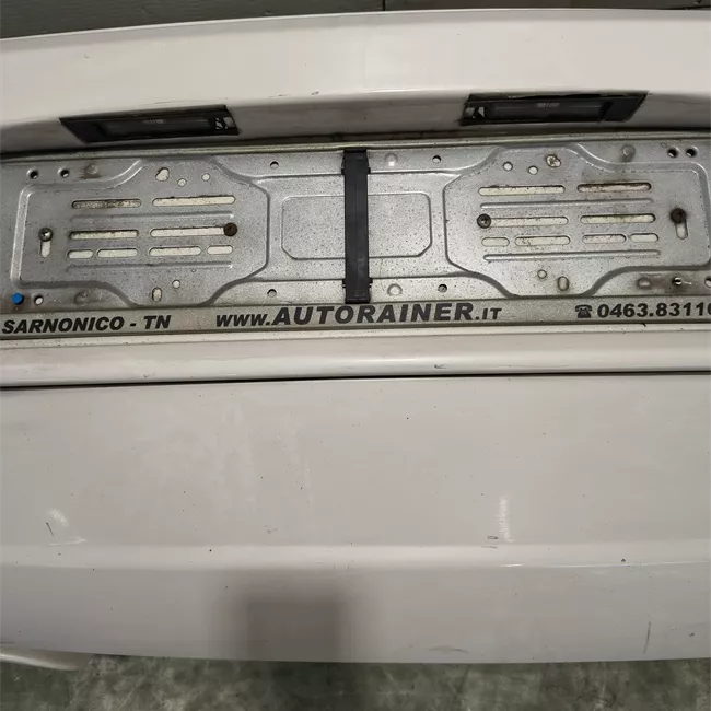 Paraurti posteriore con sensori parcheggio primer