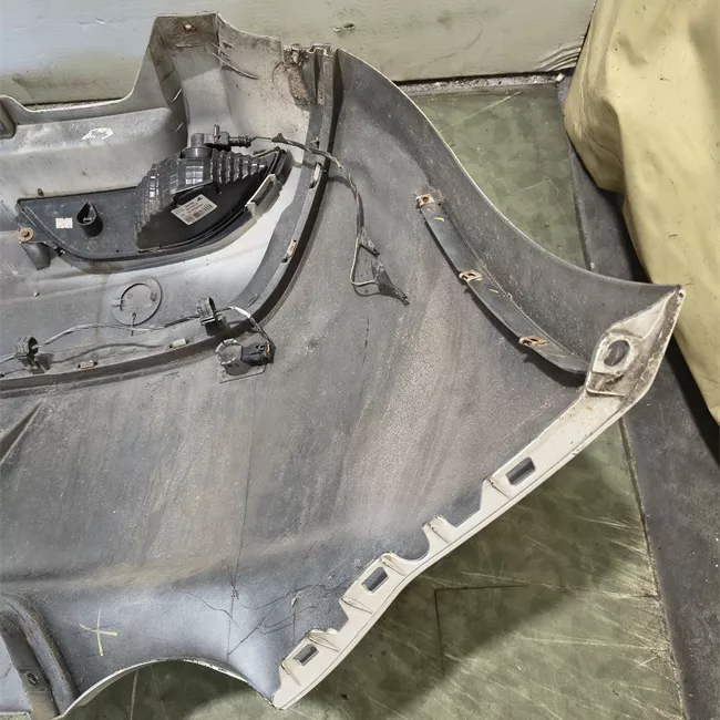 Paraurti posteriore con sensori parcheggio primer