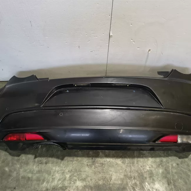 Paraurti posteriore con sensori parcheggio primer