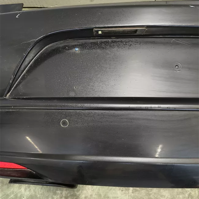 Paraurti posteriore con sensori parcheggio primer