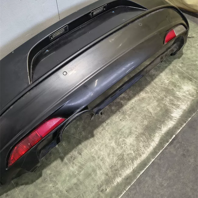 Paraurti posteriore con sensori parcheggio primer