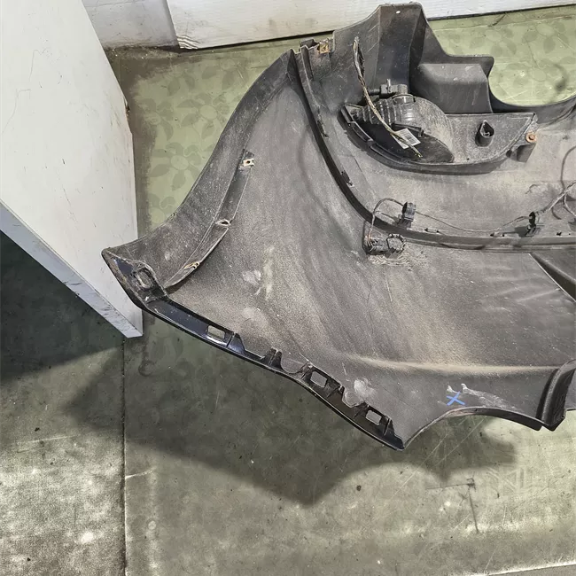 Paraurti posteriore con sensori parcheggio primer