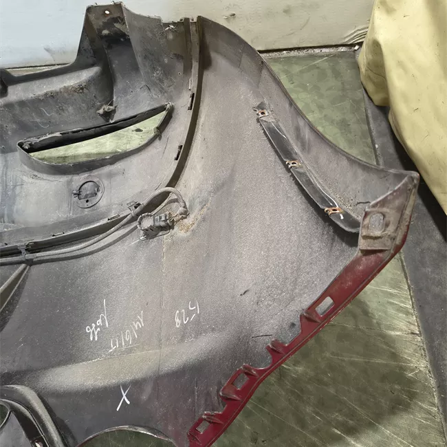 Paraurti posteriore con sensori parcheggio primer