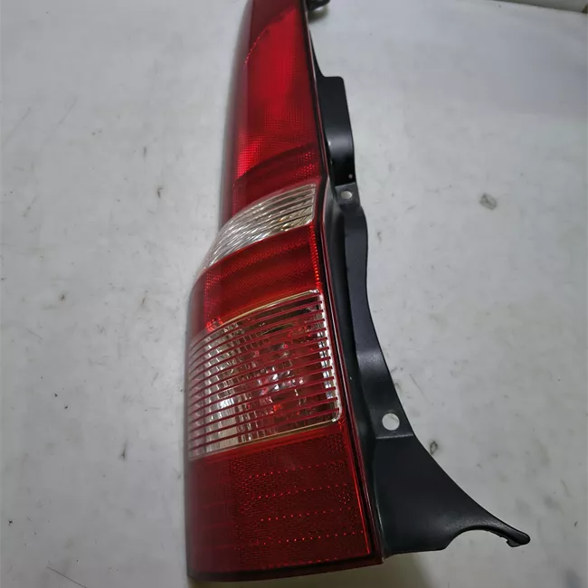 Fanale posteriore sinistro 11/04>