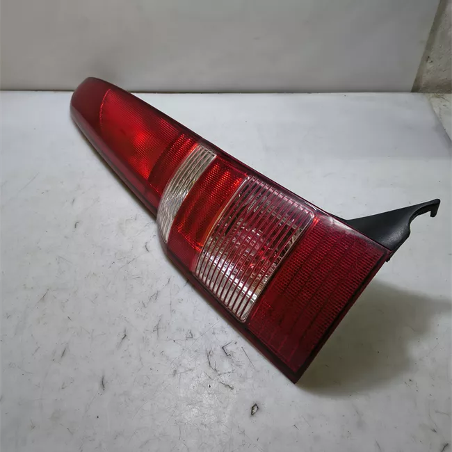 Fanale posteriore sinistro 11/04>
