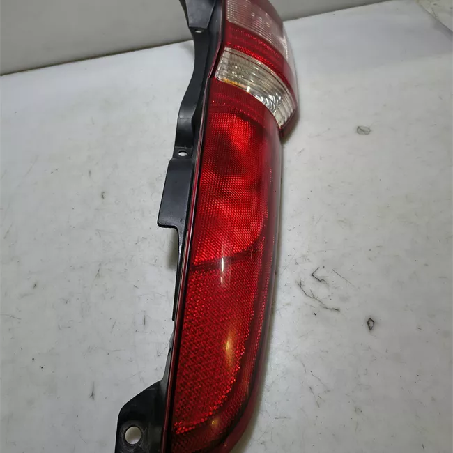 Fanale posteriore sinistro 11/04>