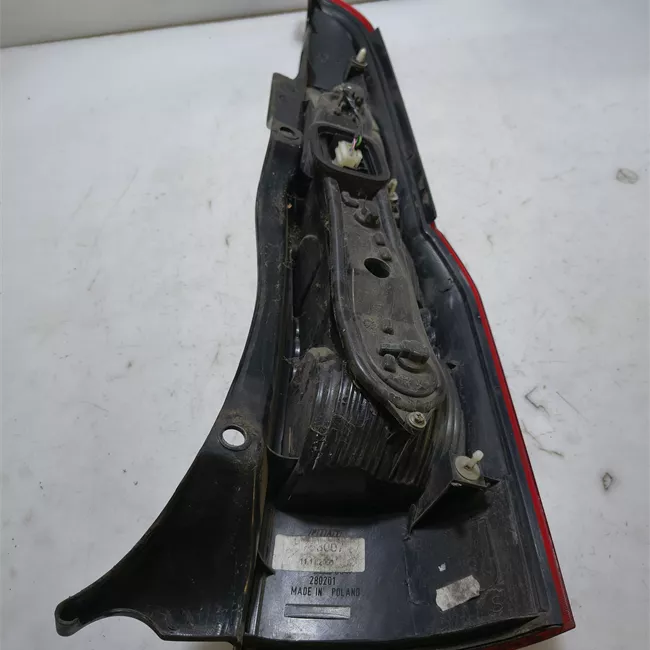 Fanale posteriore sinistro 11/04>