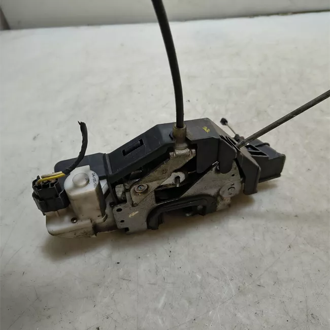 Serratura porta anteriore destra