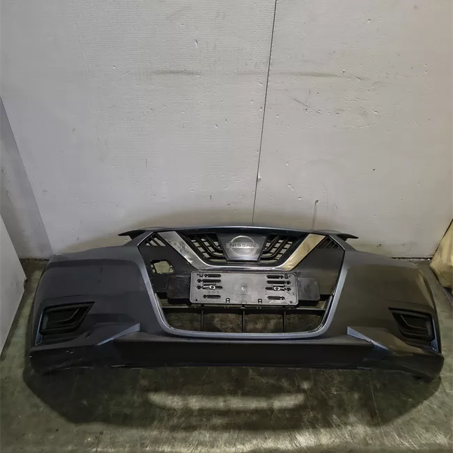 Paraurti anteriore grigio