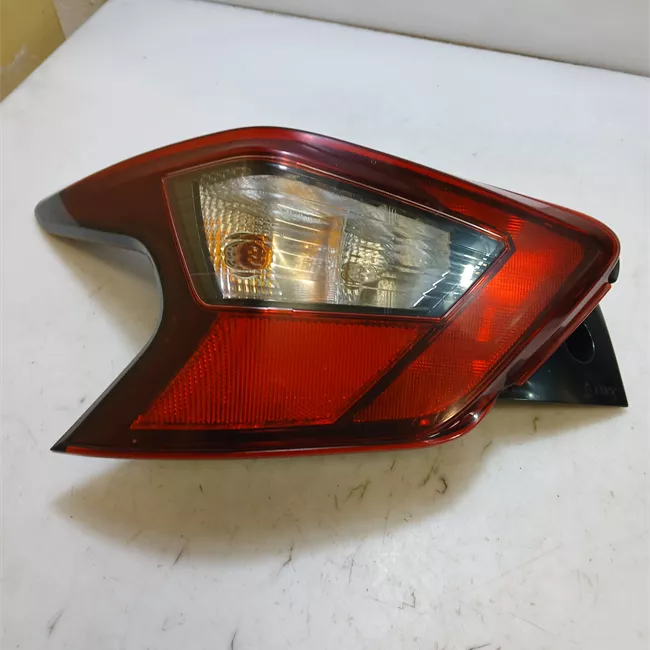 Fanale posteriore sinistro