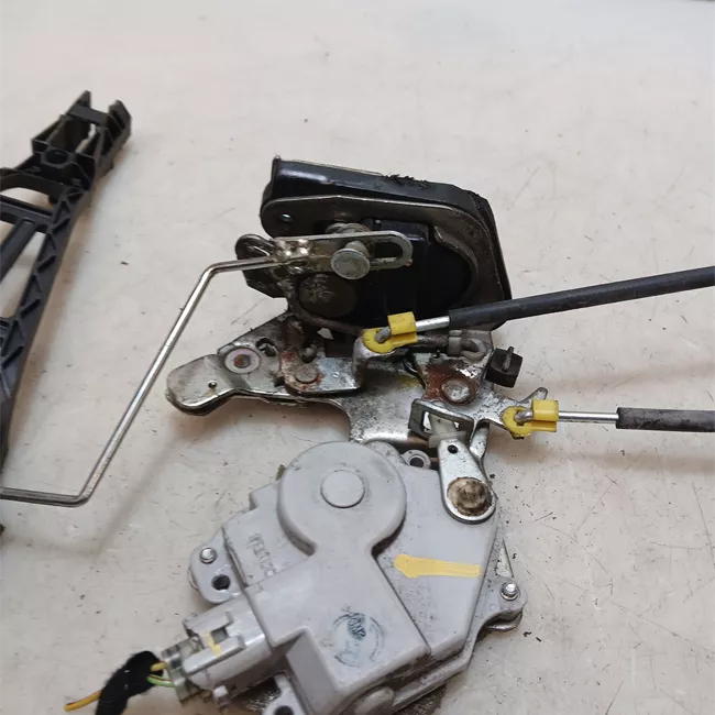 Serratura porta posteriore destra