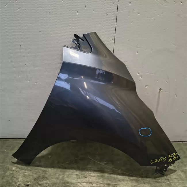 Parafango anteriore destro