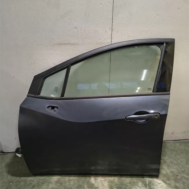 Porta anteriore sinistra